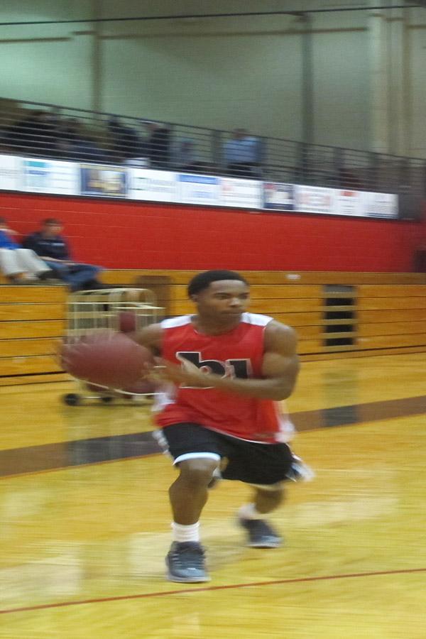 Guard Ralph Templeton during afternoon practice. 
