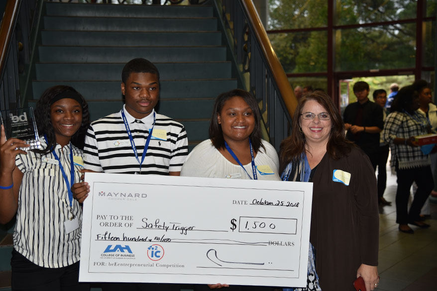Bob Jones Takes 1st Place in First Local beEntreprenurial Competition